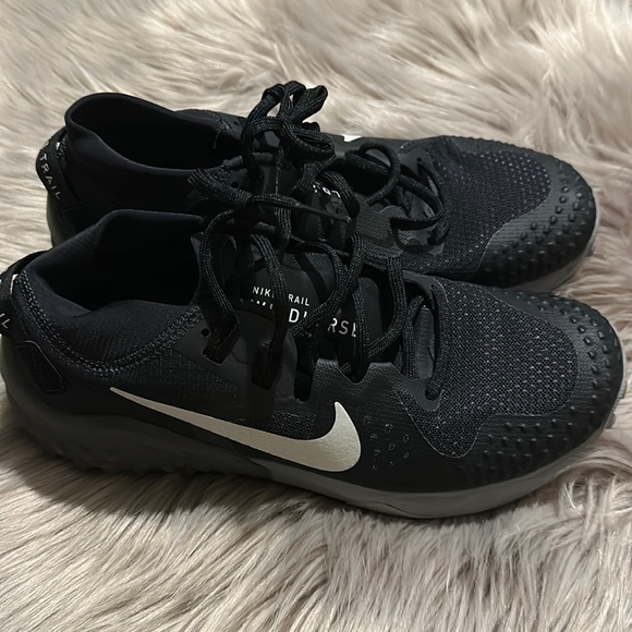 Nike trail shoes - Picture 1 of 3